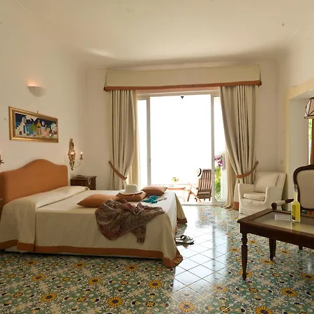 モンテマーレ ホテル