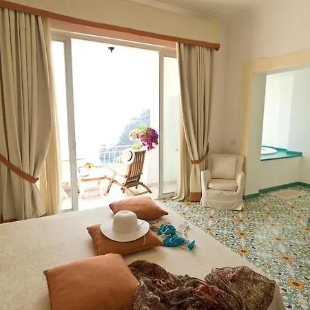 モンテマーレ ホテル 4*