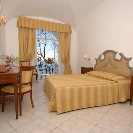 ホテル モンテマーレ ポジターノ