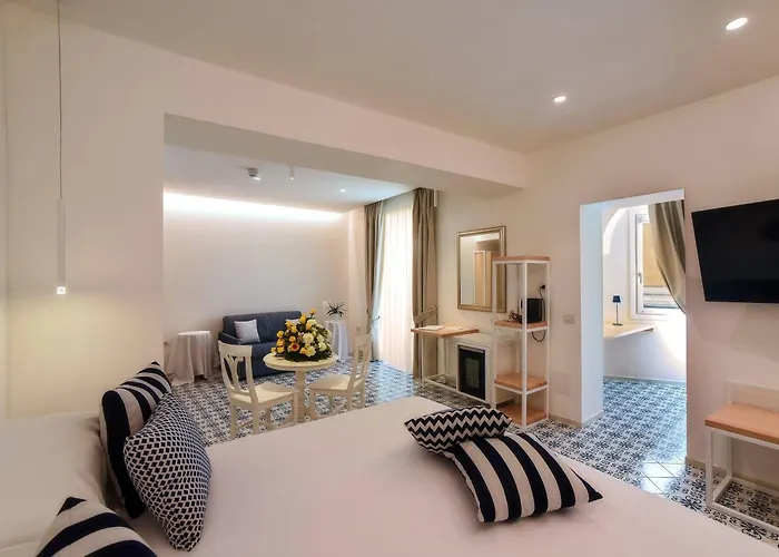 蒙特马雷酒店 4*