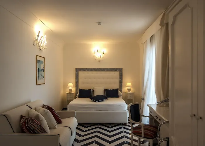 蒙特马雷酒店 4*